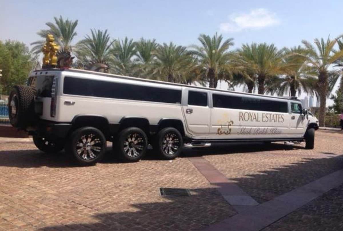 Shahrukh khan has personal Limousine car pm modi connection 