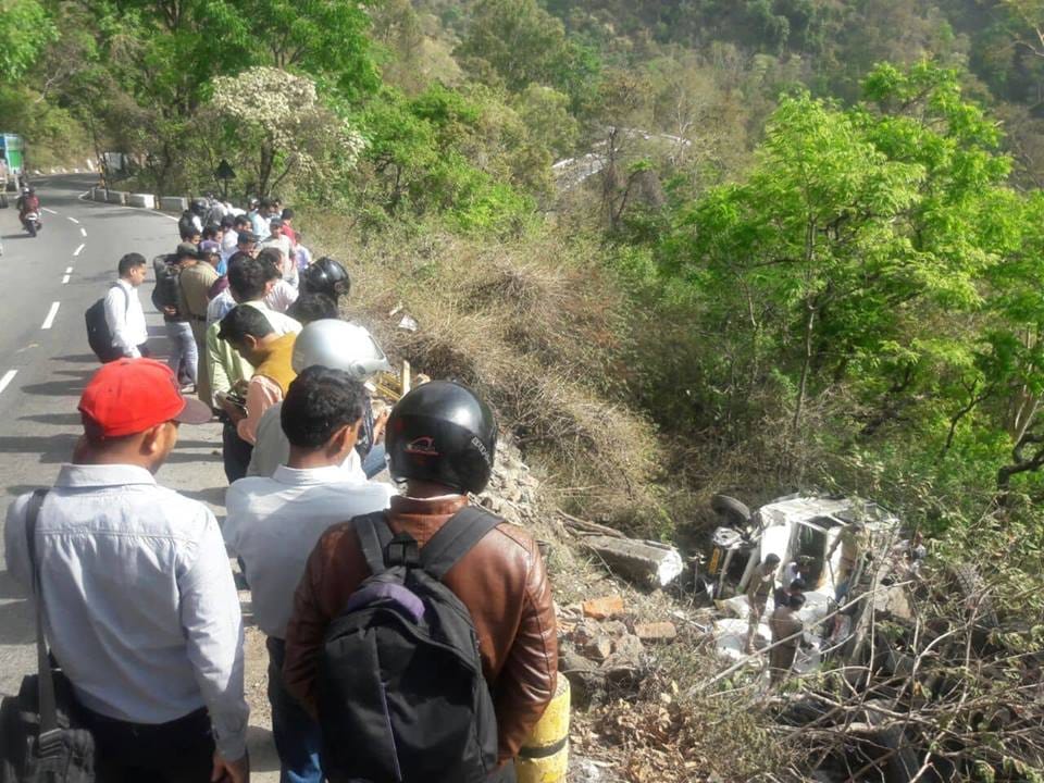 Accident in nainital terrible photos of dead body rescue