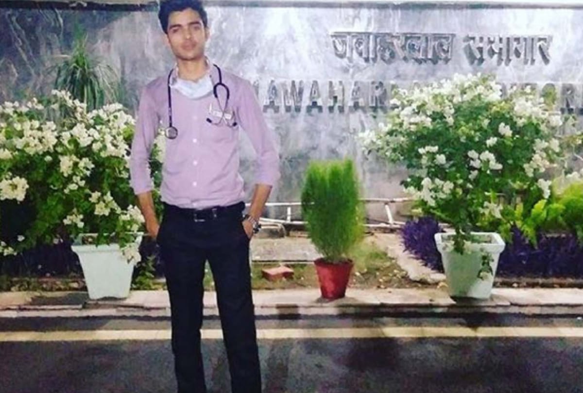 aiims fraud doctor became mystery for delhi police, he is having medical diary