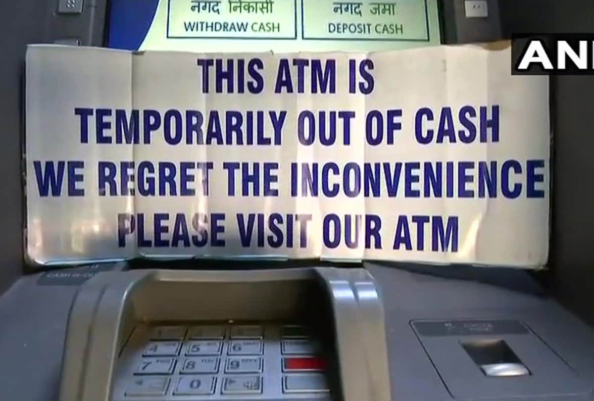 people are facing problems after no cash in ATMs of many states