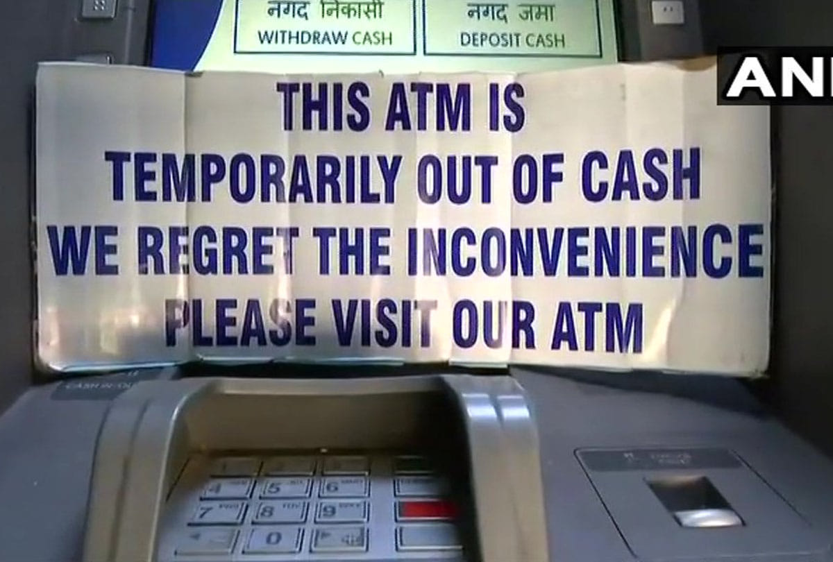 people are facing problems after no cash in ATMs of many states