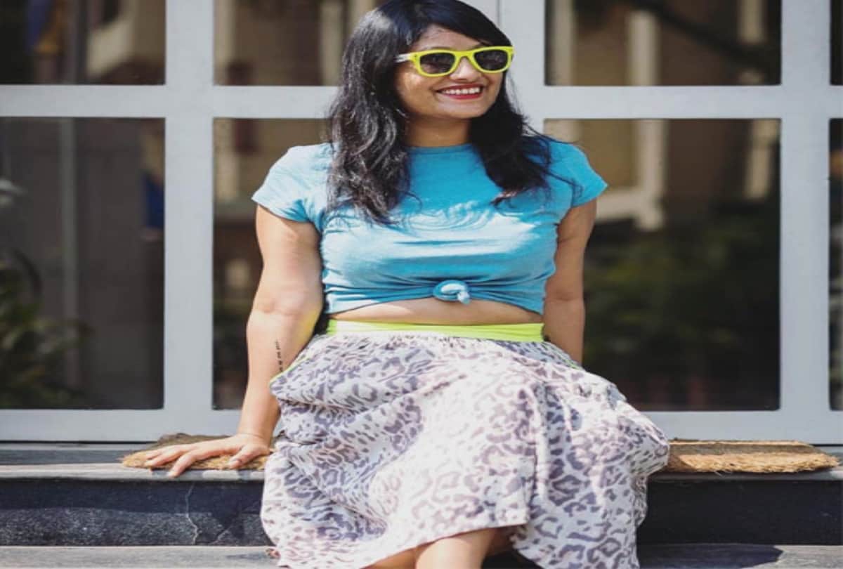 actress bipasha basu's sister is so bold and see the pictures here