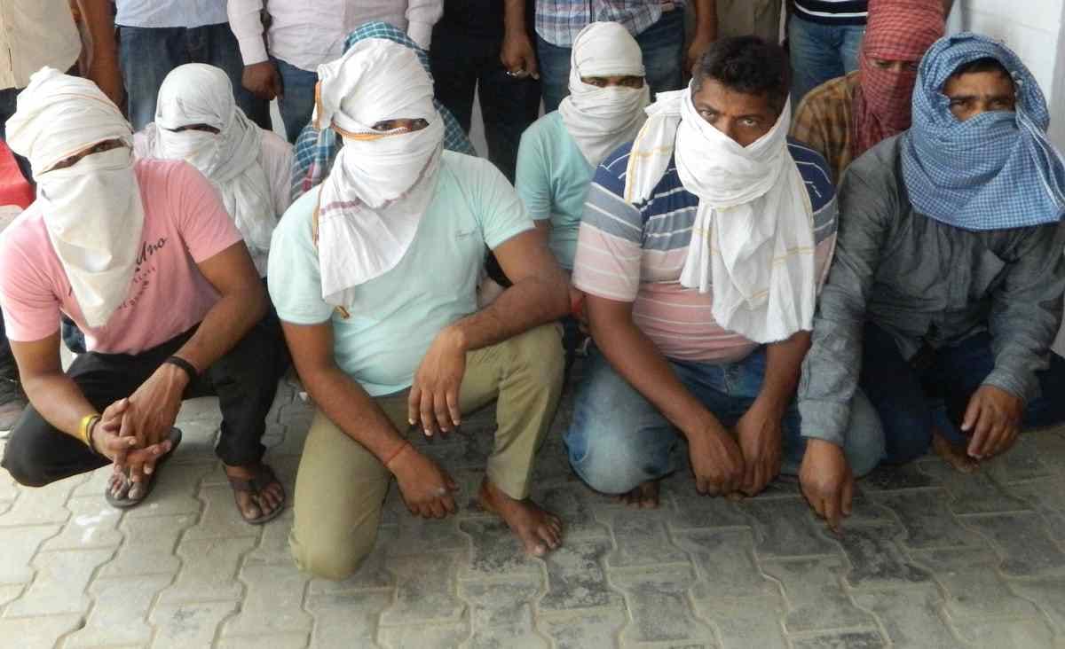 Eight criminals arrrest in police encounter in chandauli