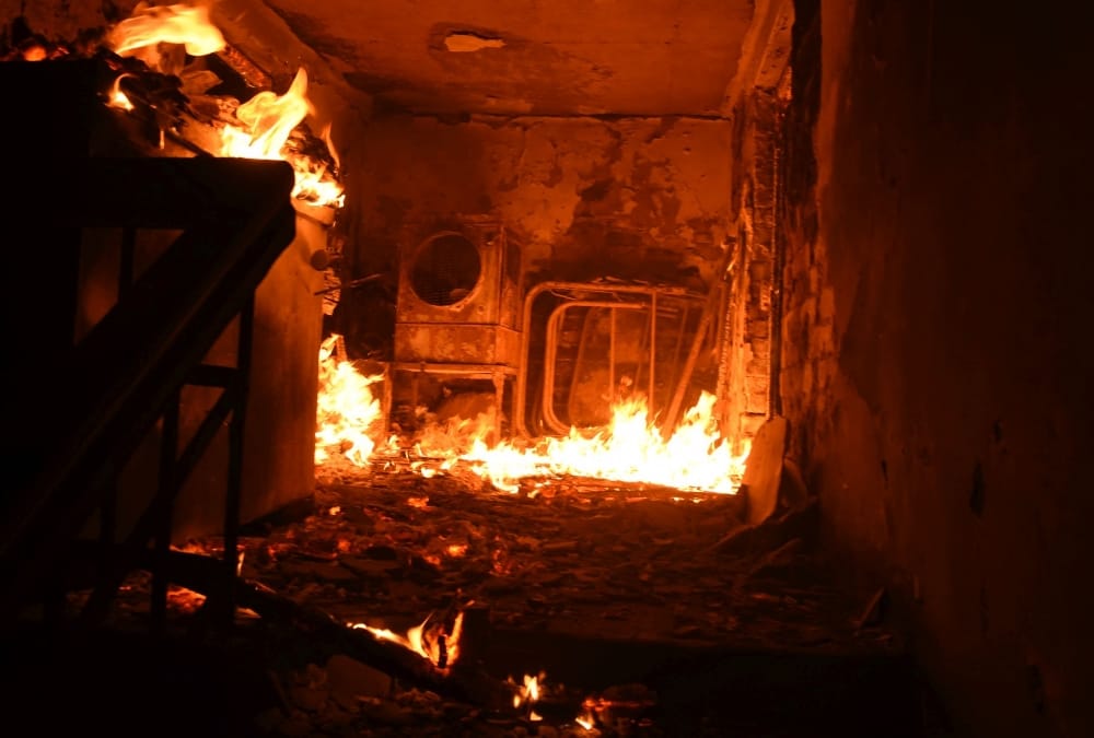 fire in railway colony in lucknow.