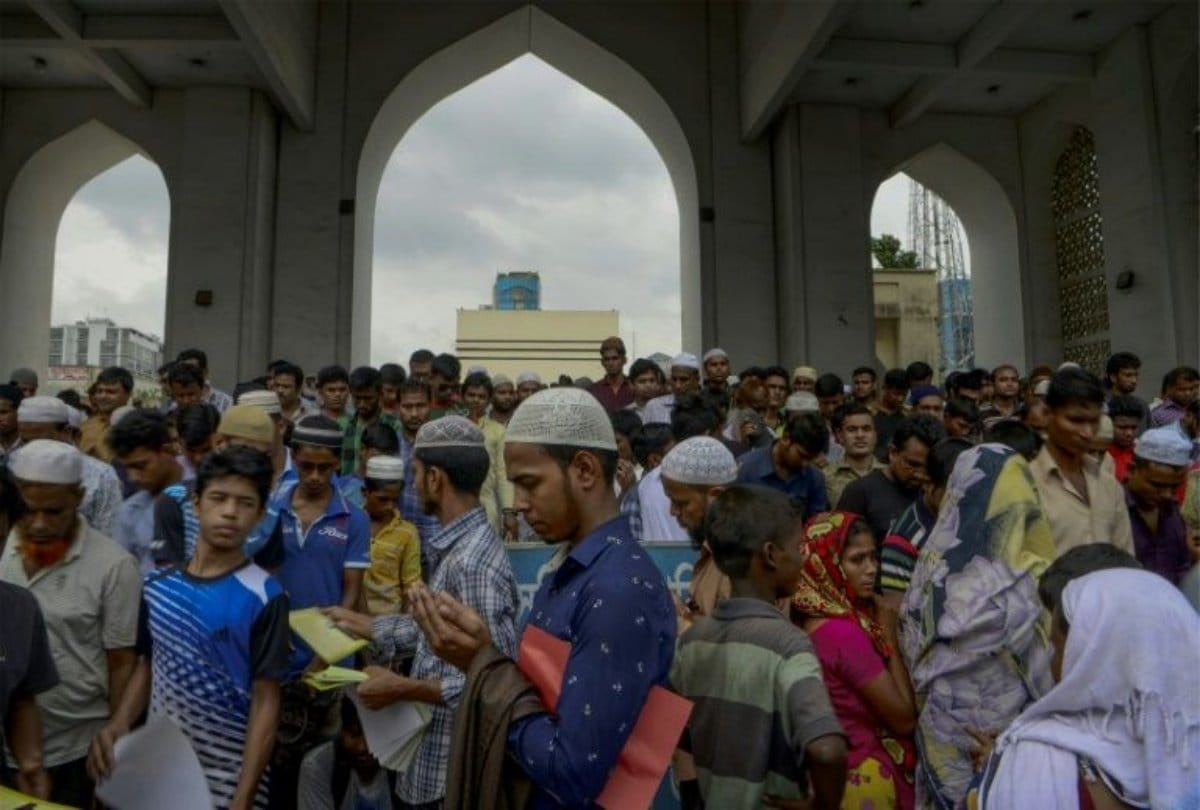 bangladesh forex reserve is rising as bangladeshi labourers are sending money for their families from foreign countries