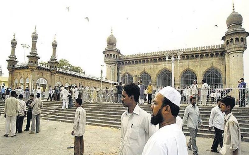 bjp gets Sanjivani from Mecca Masjid verdict on Lingayat issue