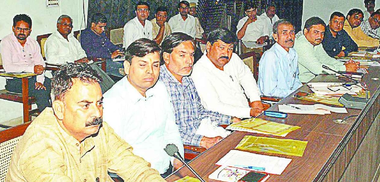 School children spend 10 thousand on education