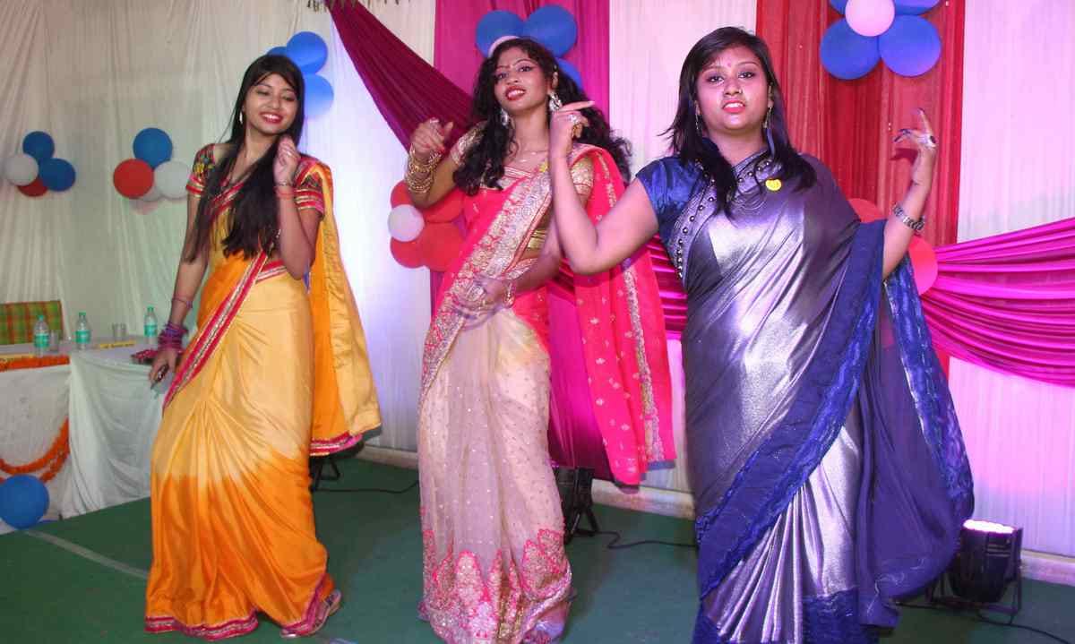 Farewell party in shri agrasen kanya PG college in varanasi