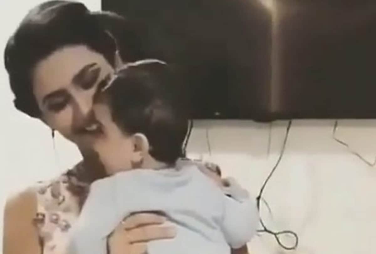 Winking Sensation priya prakash varrier latest video with baby will make you laugh
