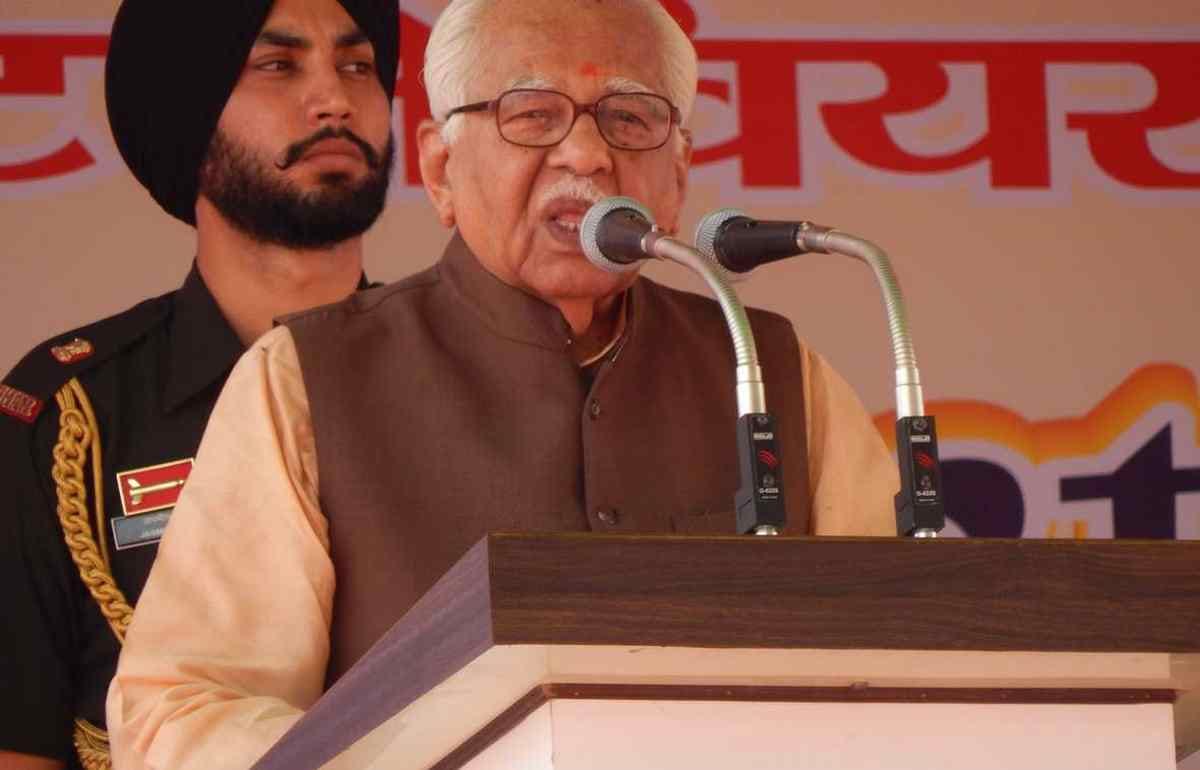 Governer ram naik said that akhilesh yadav did not listen to me
