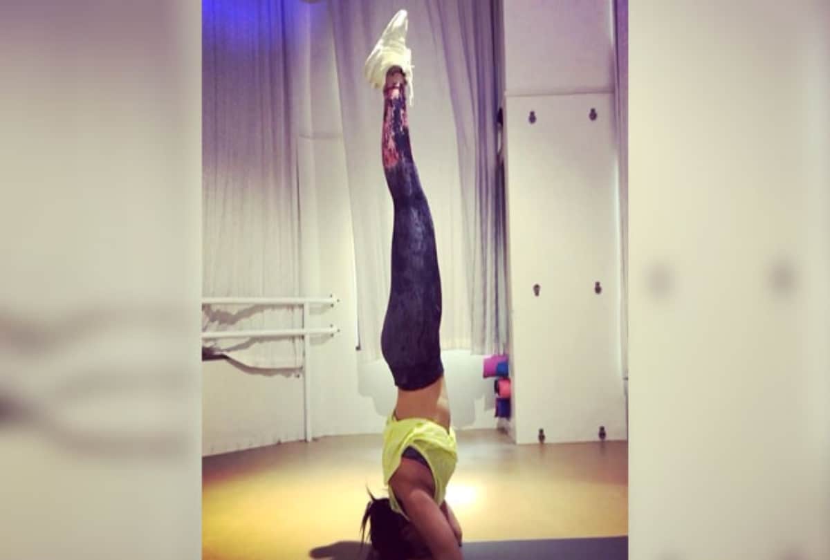 Sonakshi Sinha head stand video nailed