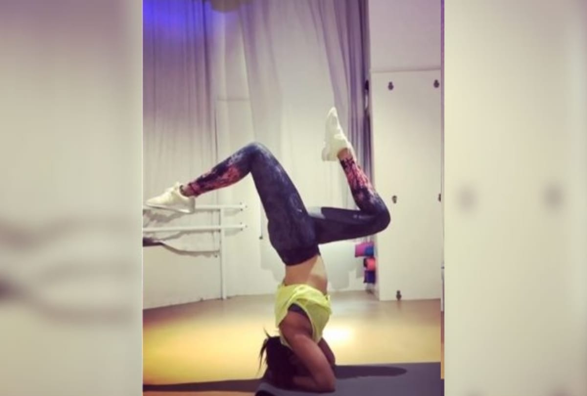 Sonakshi Sinha head stand video nailed