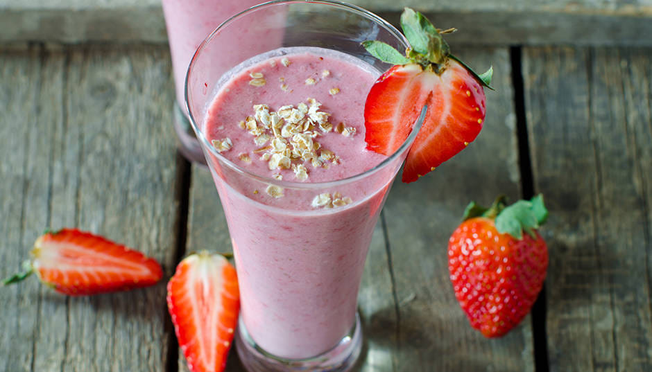 how to make Strawberries lassi