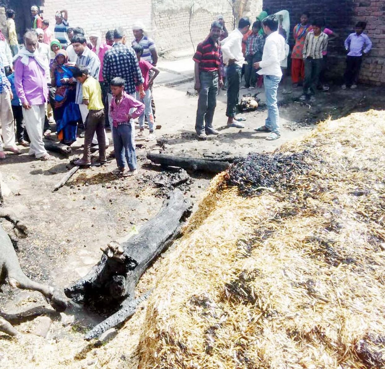 सहसवान इलाके में लगी आग में तीन घर जले, लाखों का नुकसान