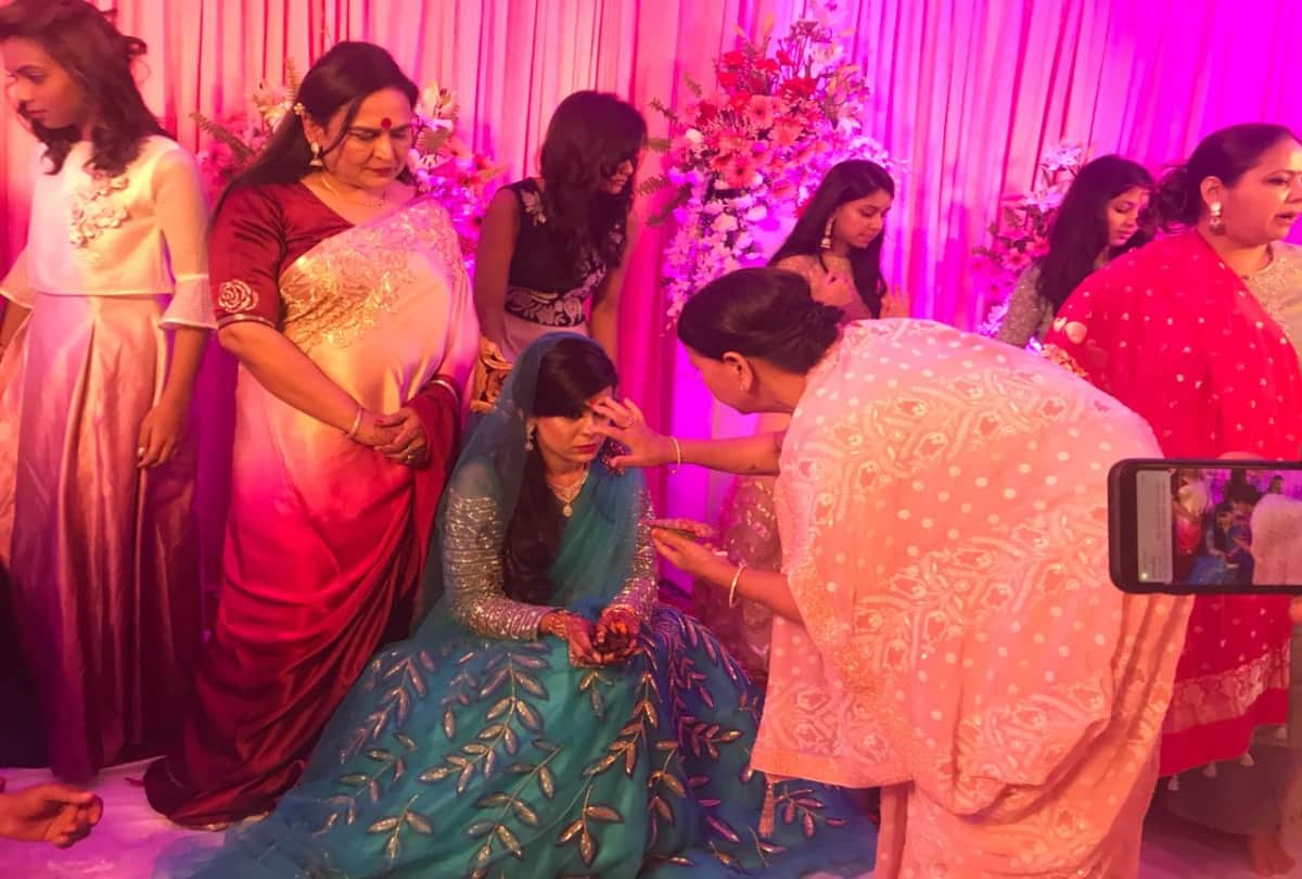 Lalu Prasad Son Tej Pratap And Aishwarya Rai Engagement Pictures