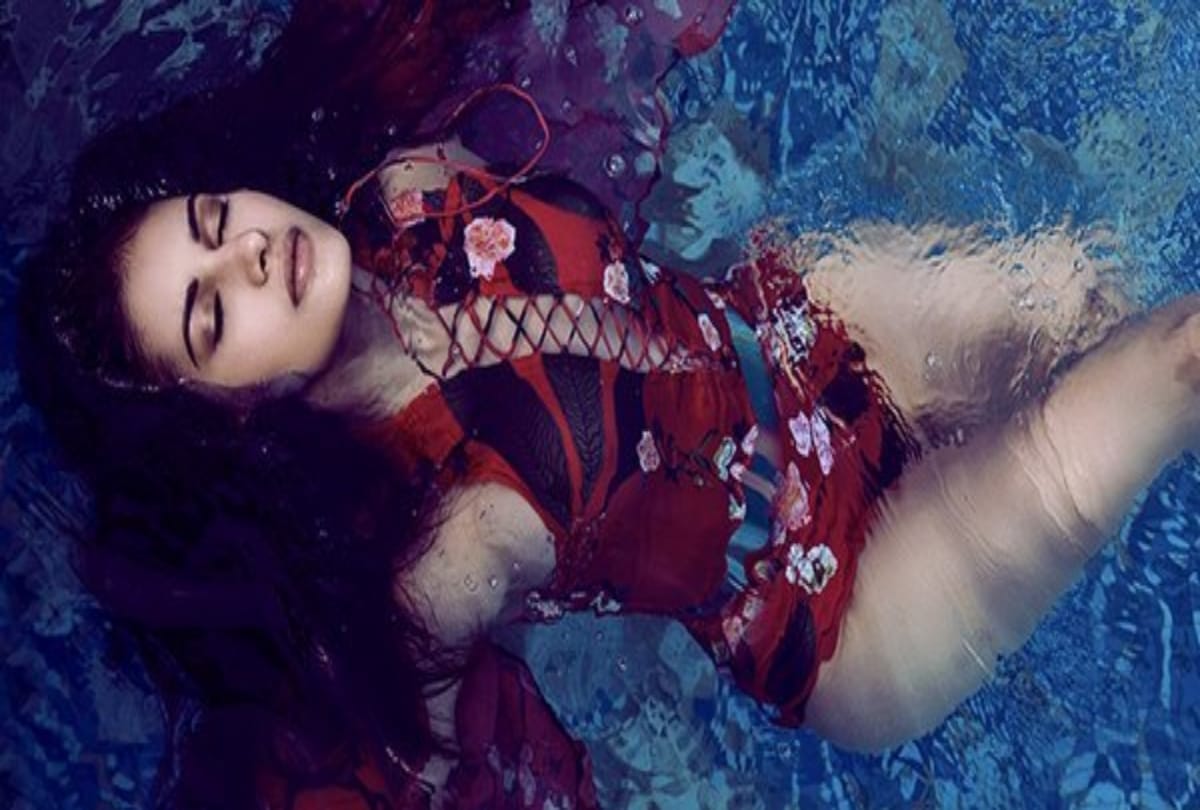 amyra dastur bold swimsuit photoshoot is raising the heat