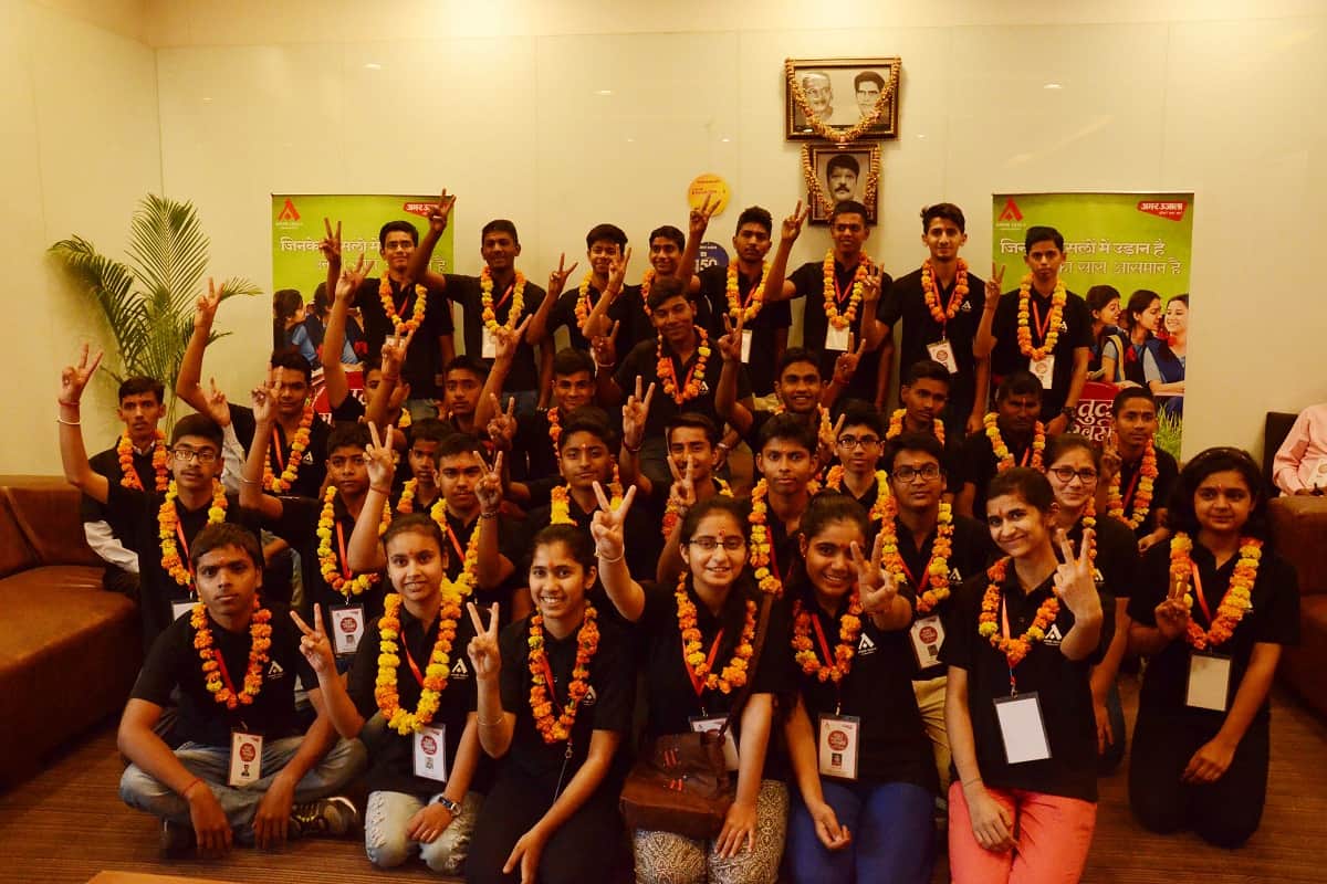 Atul Maheshwari Scholarship Winner students Welcomed at Amar Ujala Office