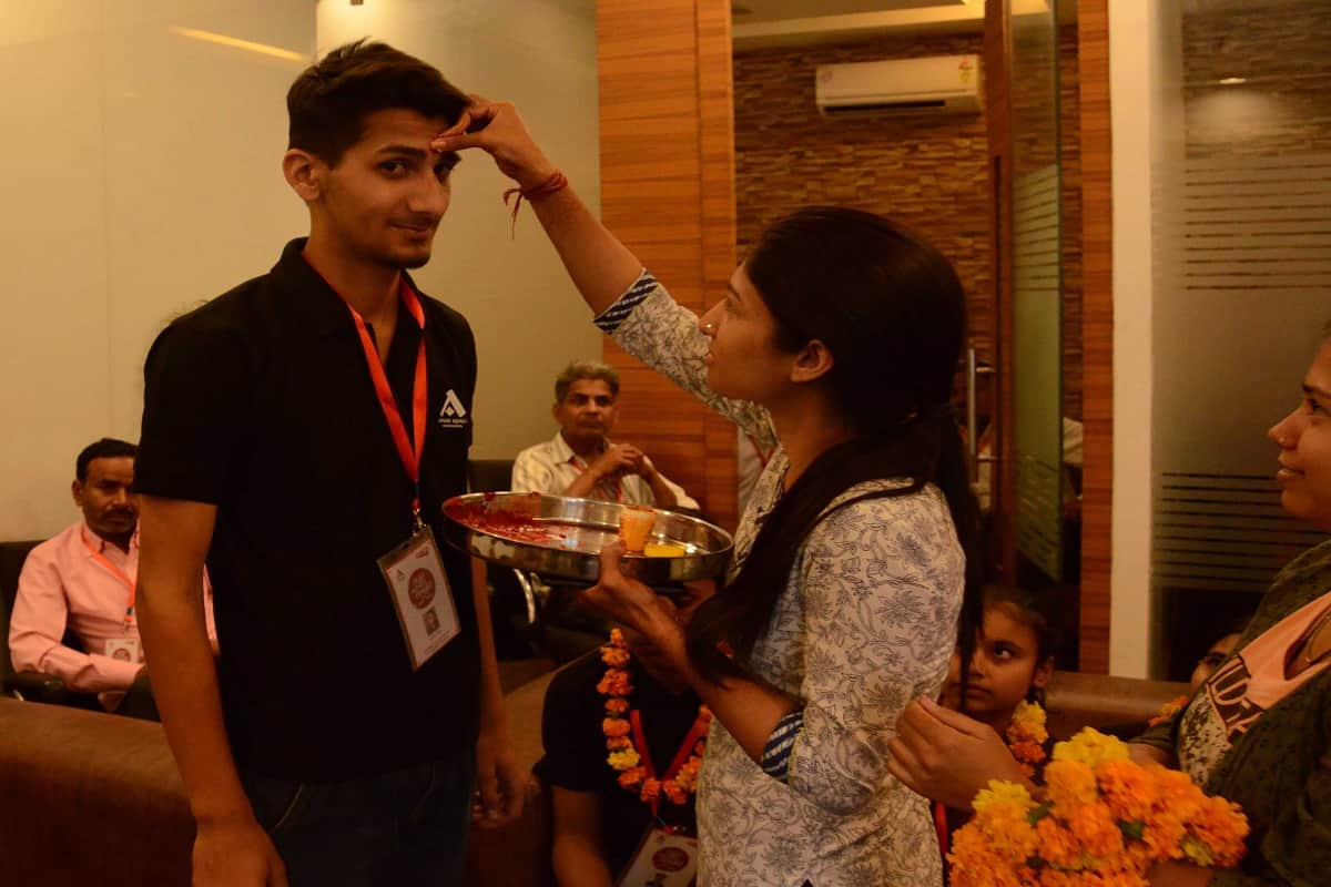 Atul Maheshwari Scholarship Winner students Welcomed at Amar Ujala Office