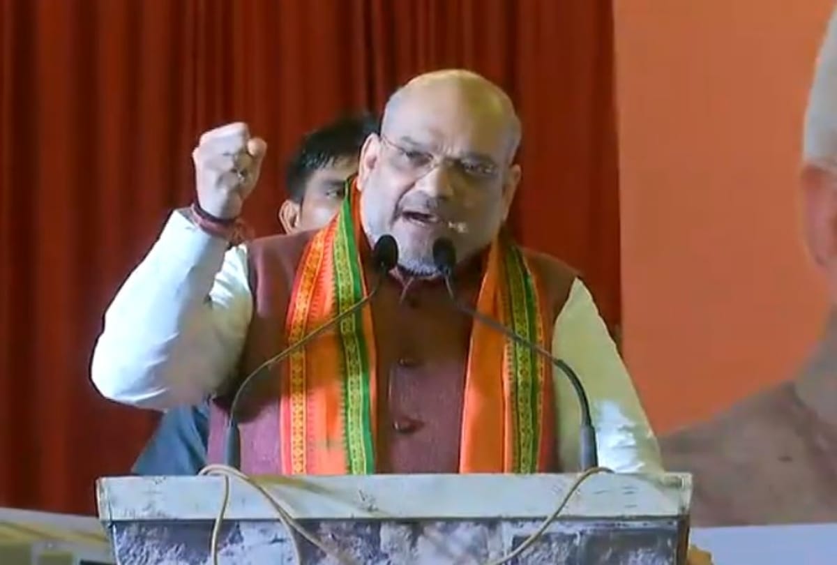 amit shah asked Congress Party and rahul gandhi its Saving the Constitution or Saving Dynasty