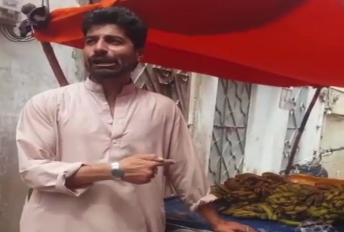 Banana seller video shared by gangs of wasseypur actor zeishan quadri on his instagram account