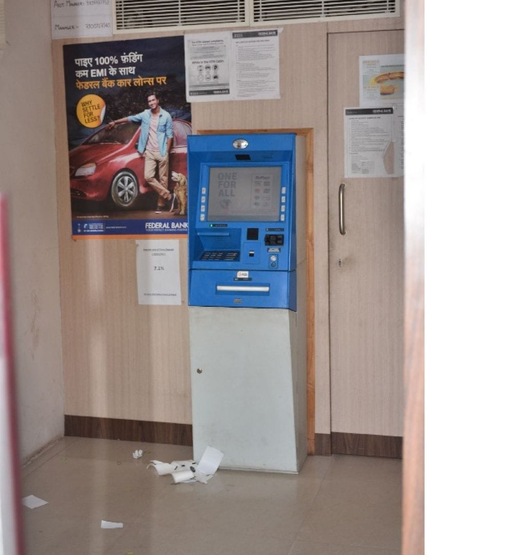 agra can not find cash in atm 