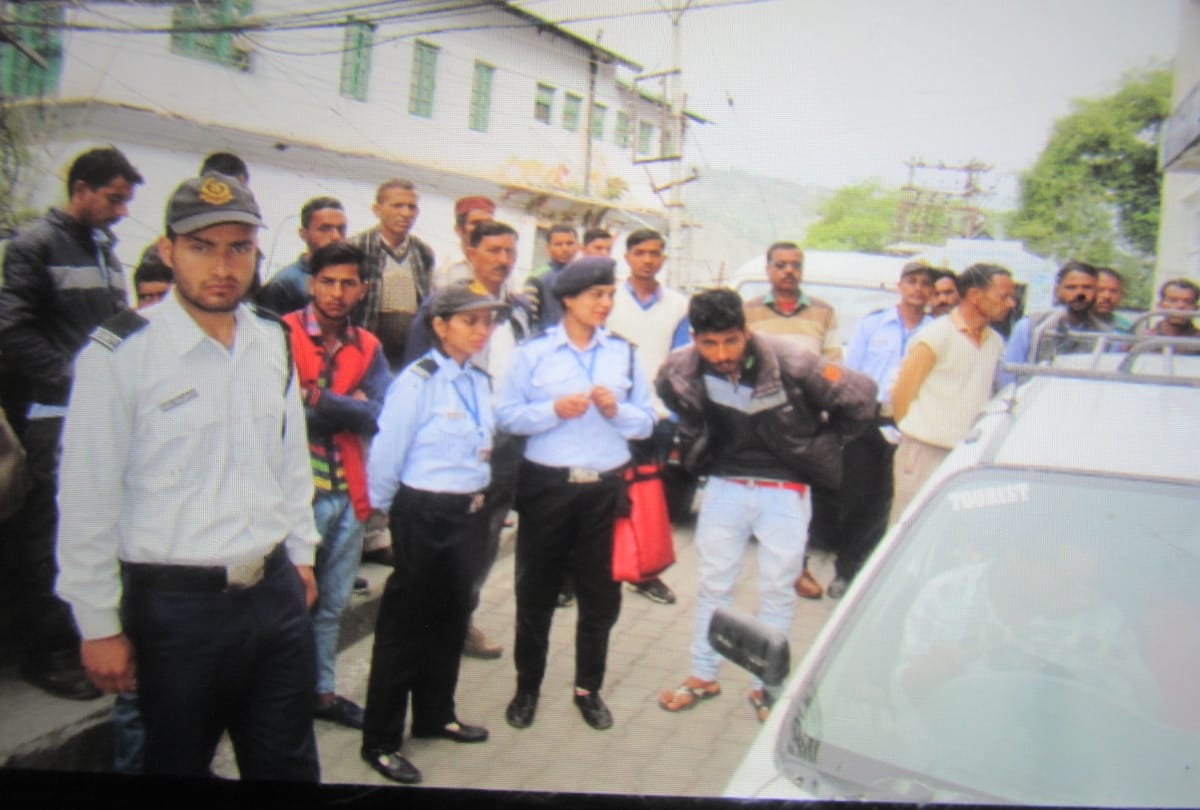 woman died due to unavailability of ambulance at chamba himachal