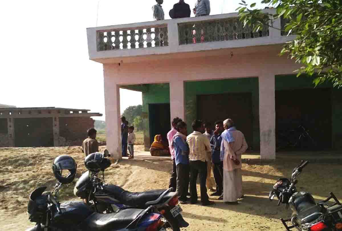 women dead body with gunpowder in up
