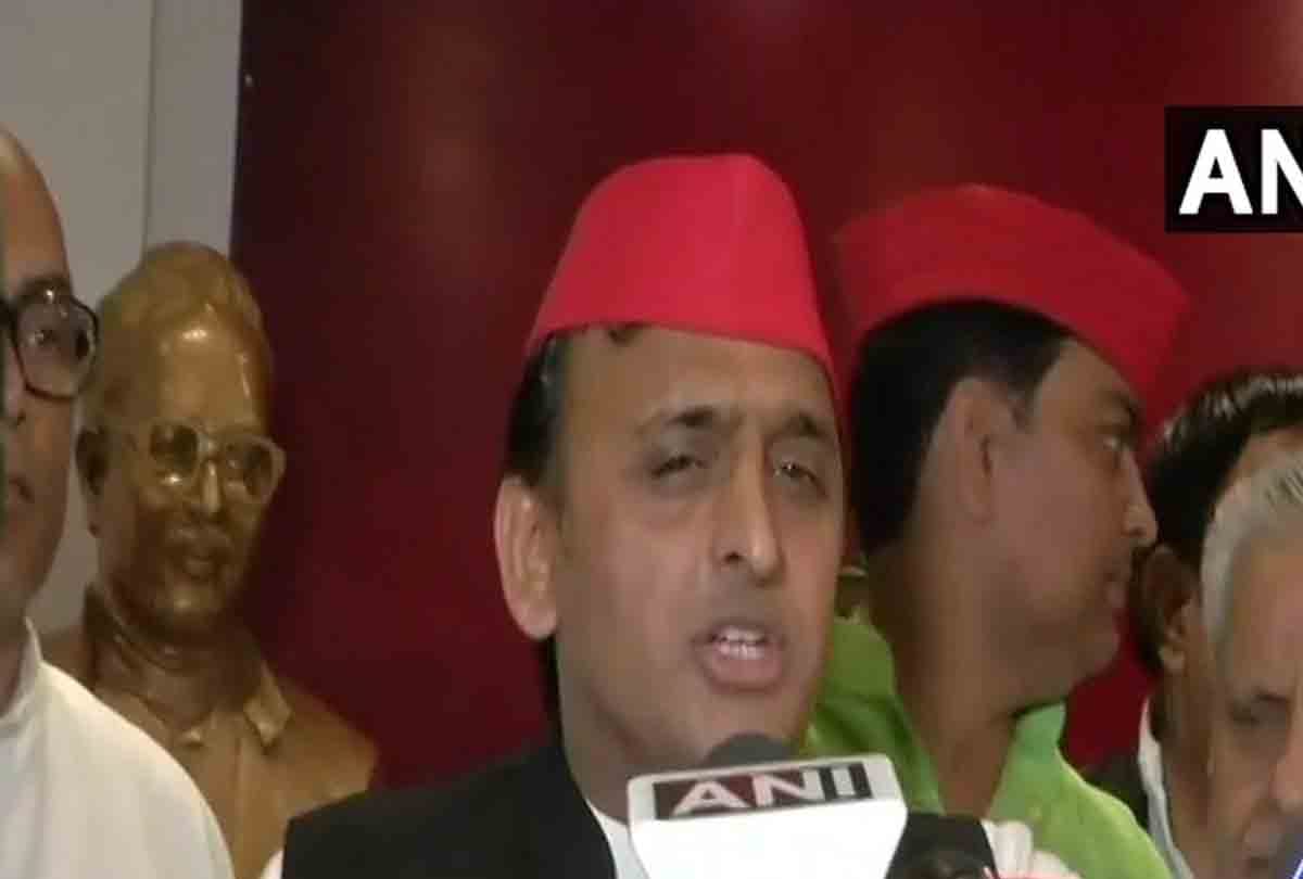 akhilesh said I think there is an international conspiracy to hit Indian economy