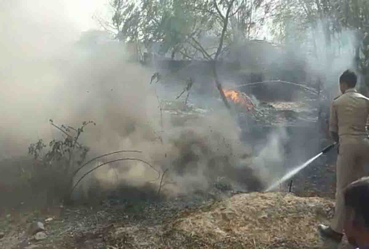 Hardoi Fire had broken out in an area of 8 kilometers under Lonar police circle