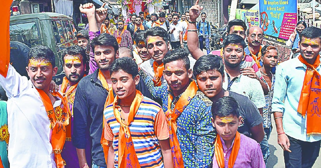 shobhayatra me jhume shardhhalu