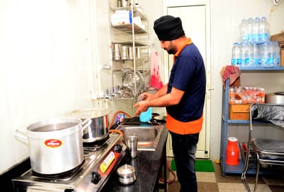 six divyang are running canteen at una dc office