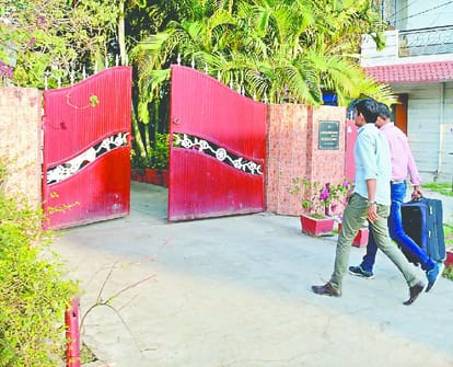 Ed raid in dehradun for illegal foreign money exchange      