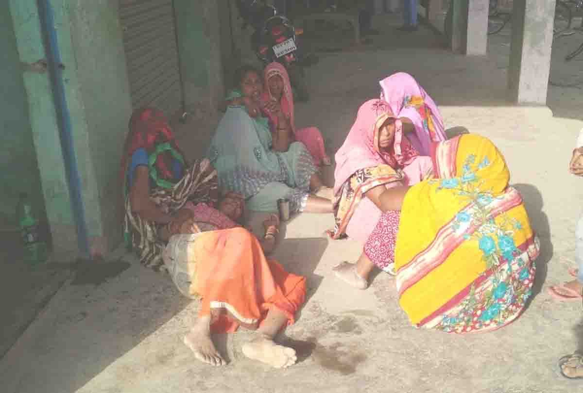 women dead body with gunpowder in up