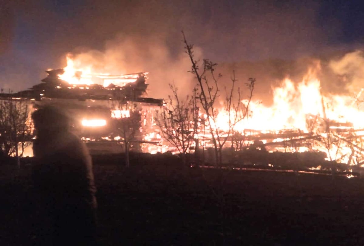 more than 35 house gutted in fire at rohru shimla