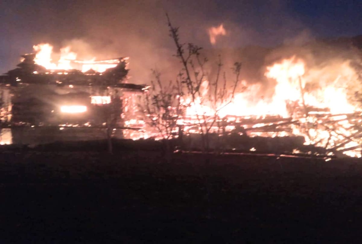 more than 35 house gutted in fire at rohru shimla