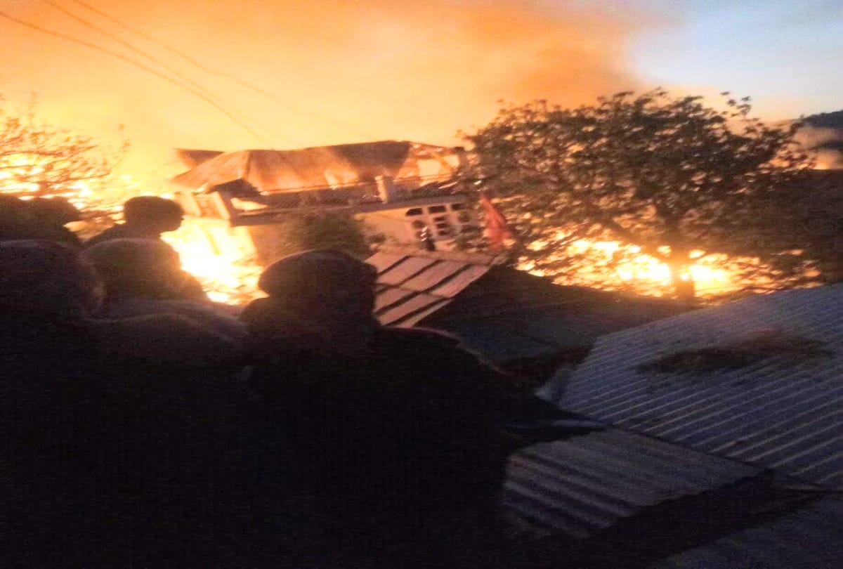 more than 35 house gutted in fire at rohru shimla