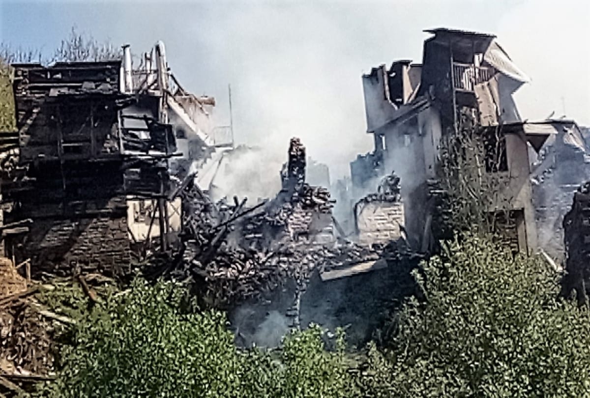 more than 35 house gutted in fire at rohru shimla