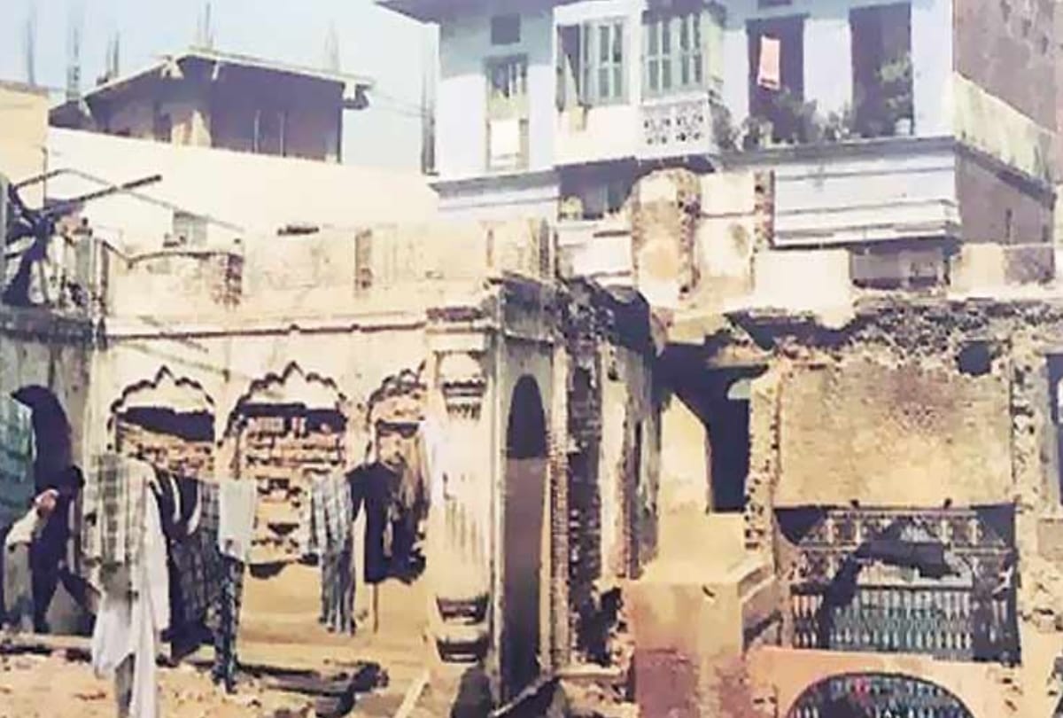 world heritage day: crumbling walls all garbage it is haksar haveli where jawaharlal nehru married