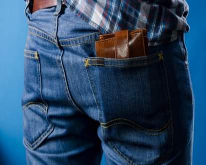know how putting purse in your back pocket can lead you in trouble