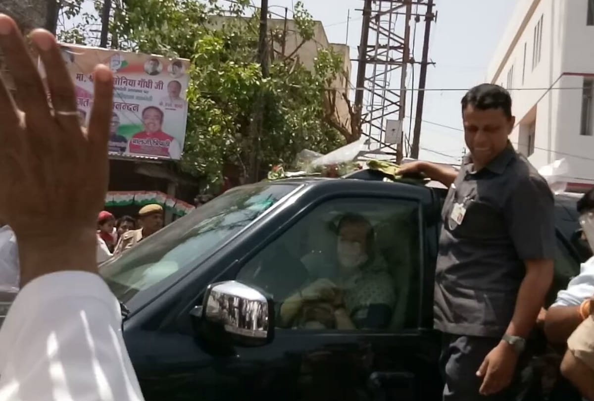 Sonia Gandhi on raebareli visit