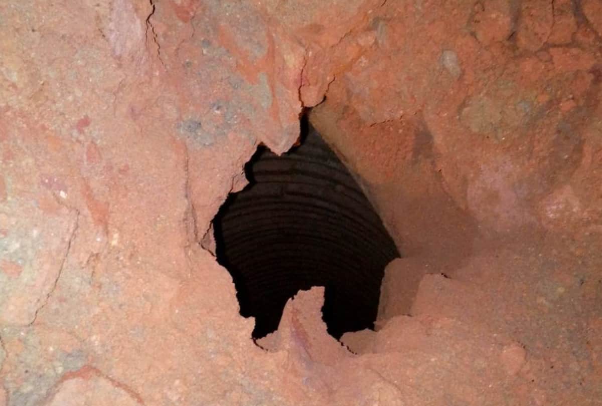 50 year old man dig tunnel for spying EX-girlfriend in mexico
