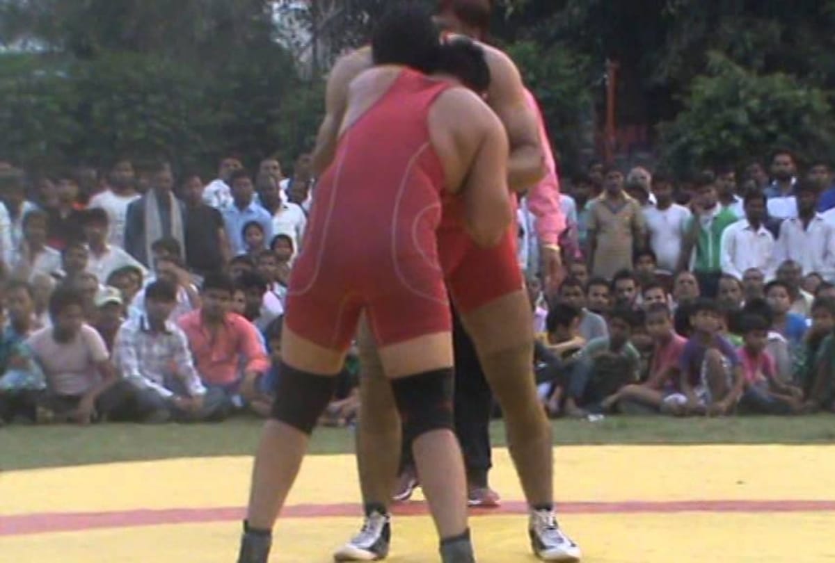 in sarfabad village in noida people do wrestling for the settlement of the disputes 