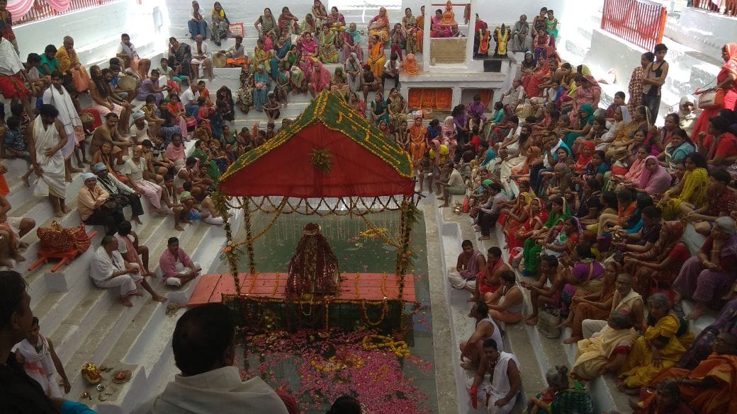 varanasi these kund give bless of 12 kund bath 
