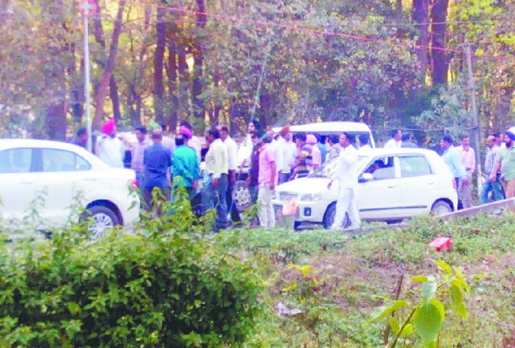 सीसीआई सीमेंट कारखाना में तोड़फोड़