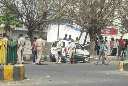 Dead body found in unclaimed cab in Noida's posh society
