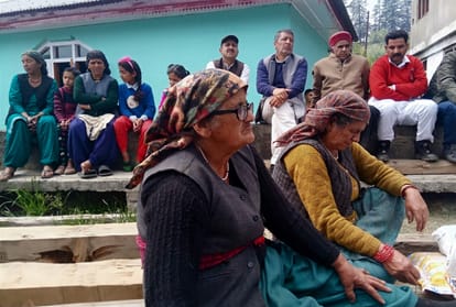 rohru fire victims will get two lakhs rupees each for house construction