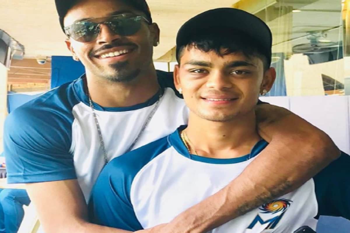 Hardik Pandya Throw injured ishan kishan while playing for mumbai indians in ipl