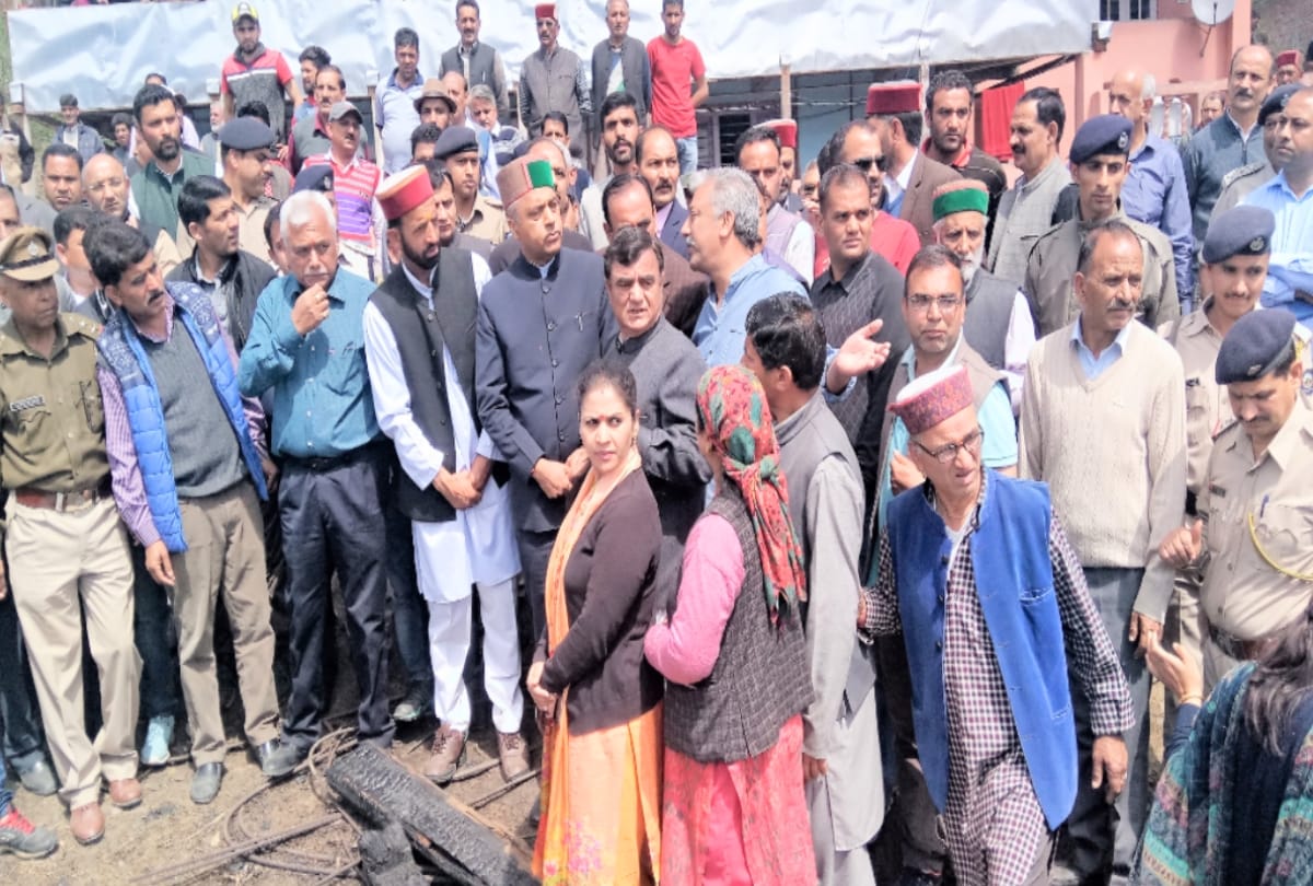 rohru fire victims will get two lakhs rupees each for house construction