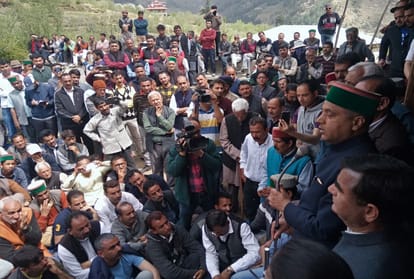 rohru fire victims will get two lakhs rupees each for house construction