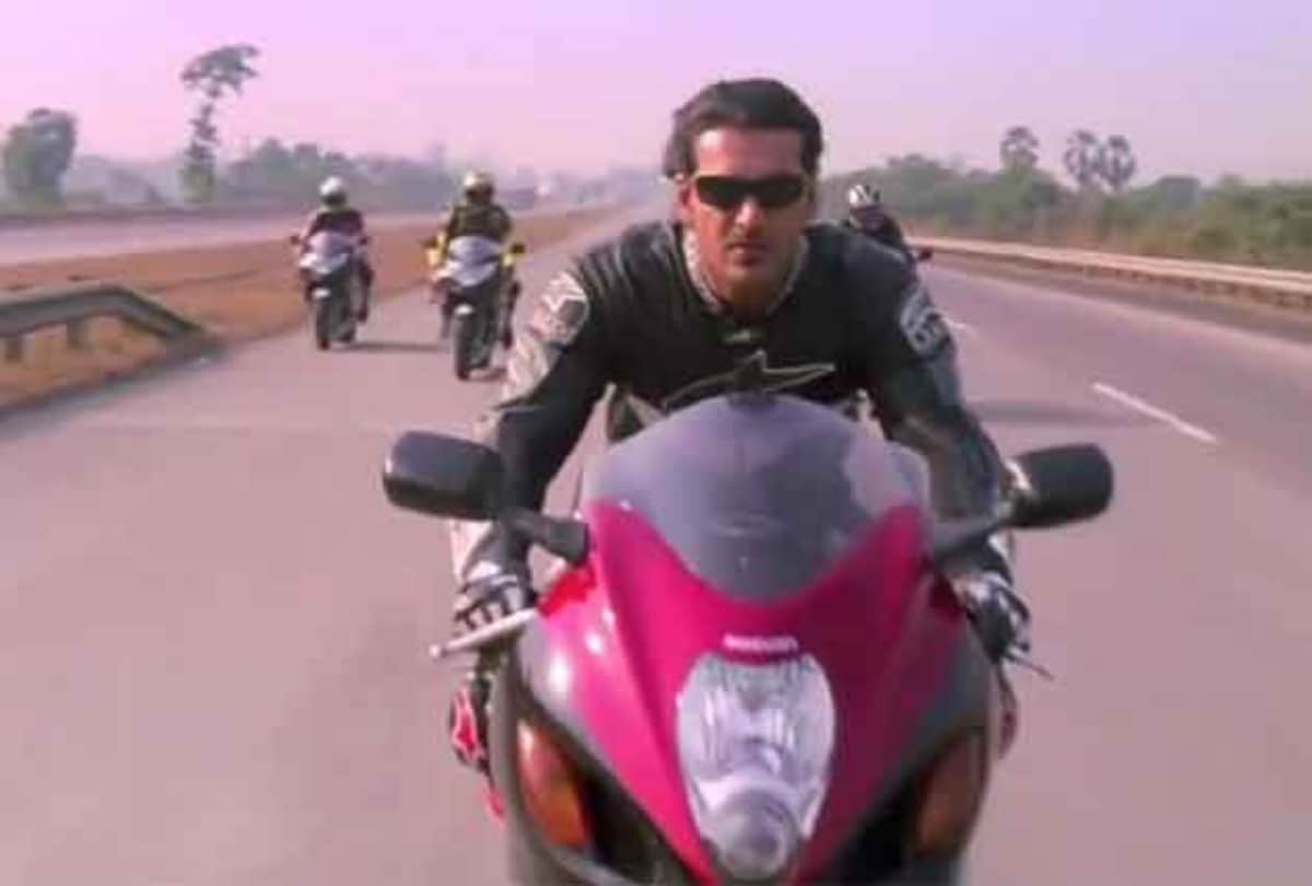 these actors was known for biking style in bollywood this one is still famous 